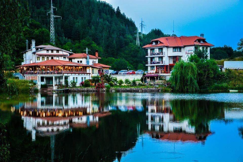 Ribkata Family Hotel Smolyan Exterior photo