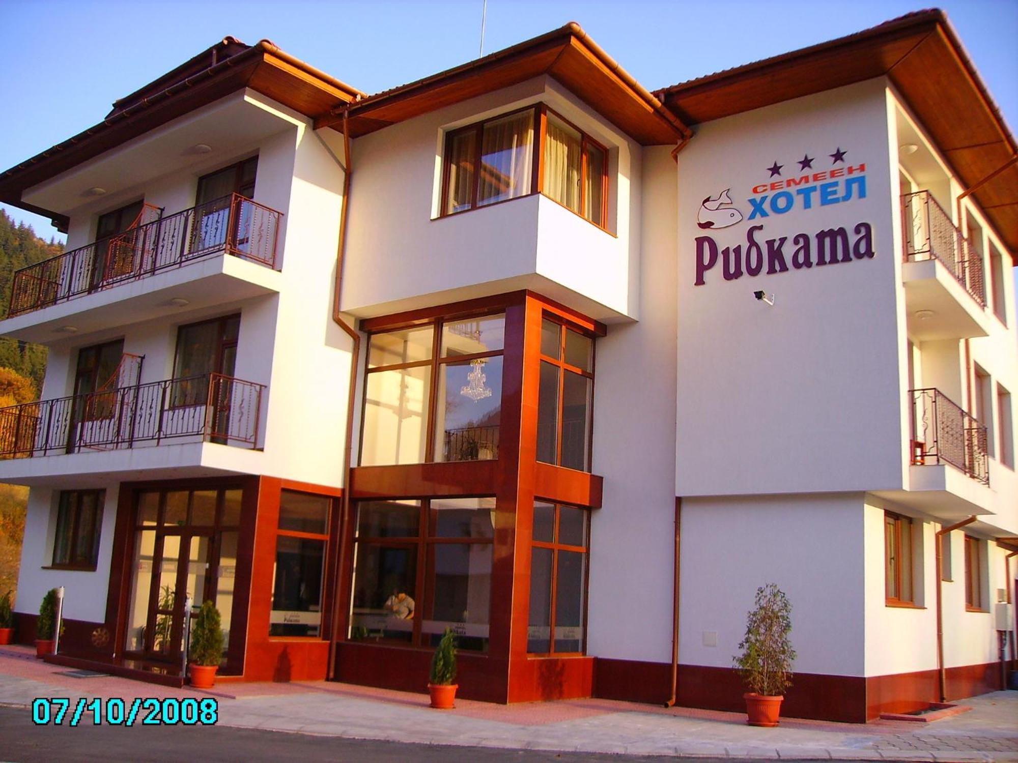 Ribkata Family Hotel Smolyan Exterior photo